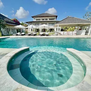 The Backyard Bingin: Private Beach-view Mansion For Events Villa